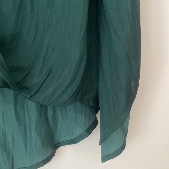 Bardot green silky top - Size 6 - Picture 3 of 5